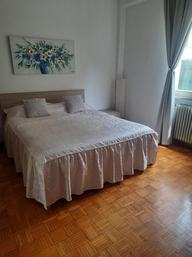 Vesna Apartment Desenzano del Garda Luaran gambar